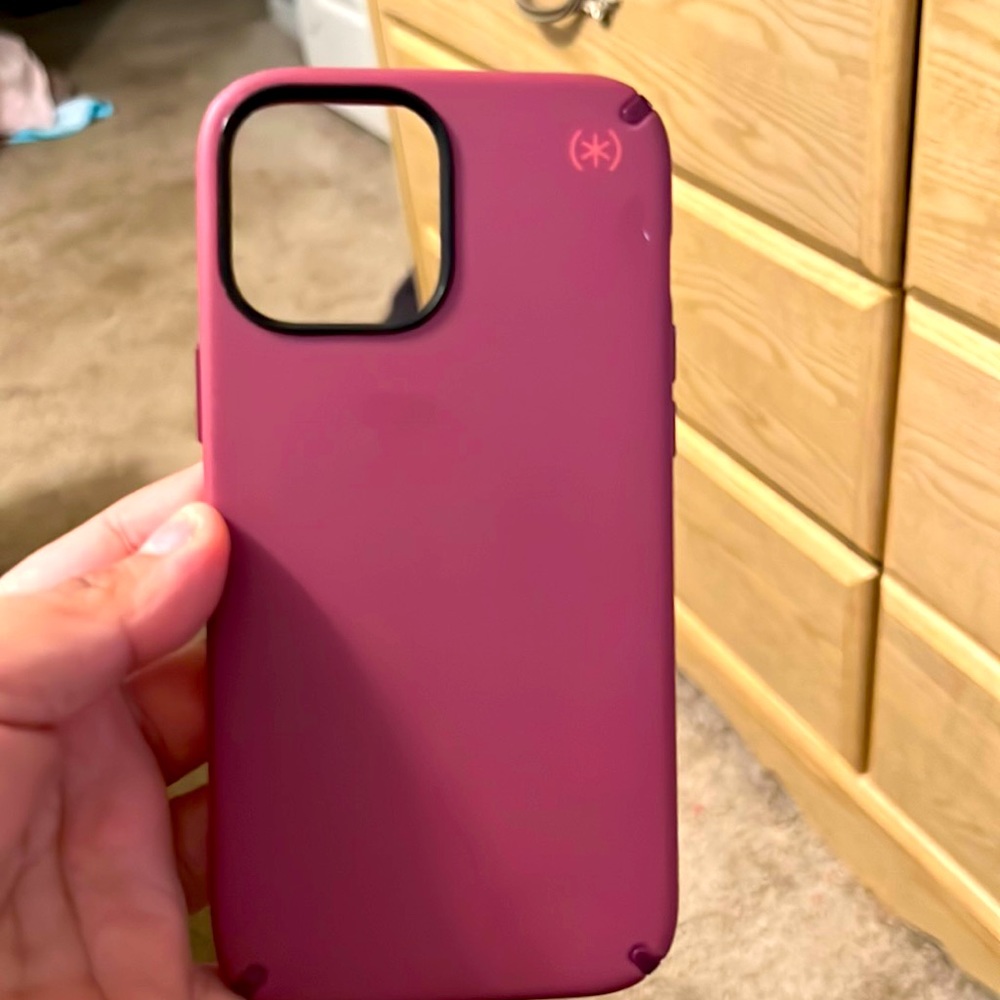 Speck iPhone 13 pro max purple/pink case